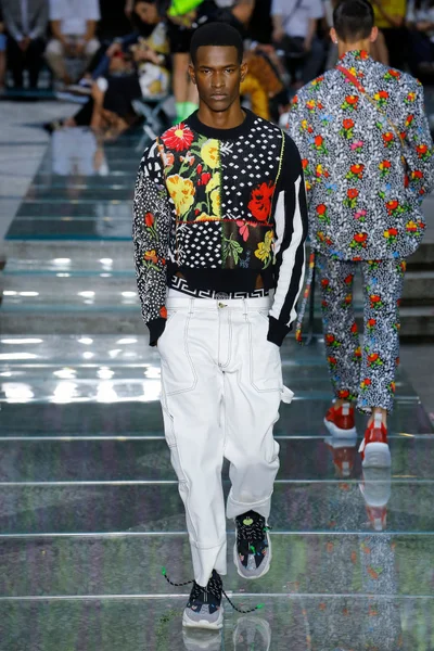 Look 24